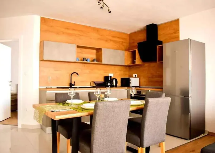 Apartment In 53554 Novi Vinodolski